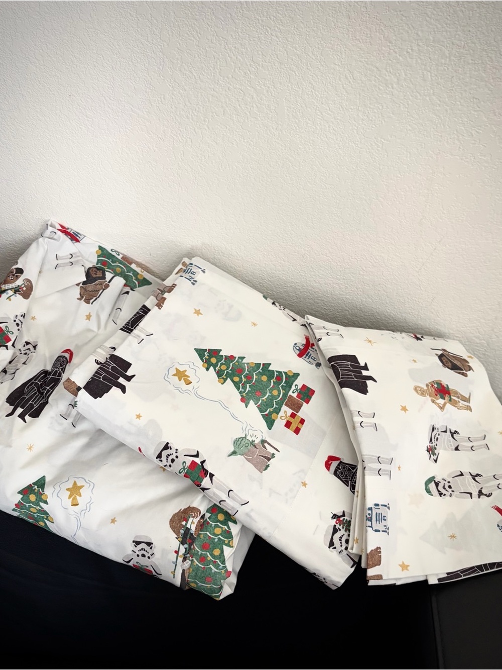 Christmas Star Wars Sheet Set - Queen - Pottery Barn - brand new!